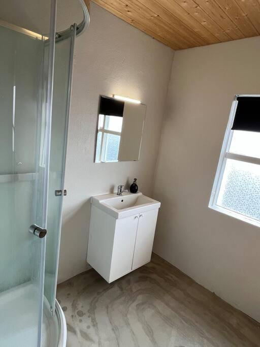 Black Valley Apartment Thoroddsstathir Экстерьер фото