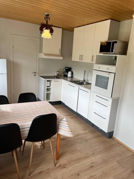 Black Valley Apartment Thoroddsstathir Экстерьер фото